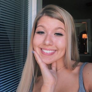 Meet your Posher, Dylanie